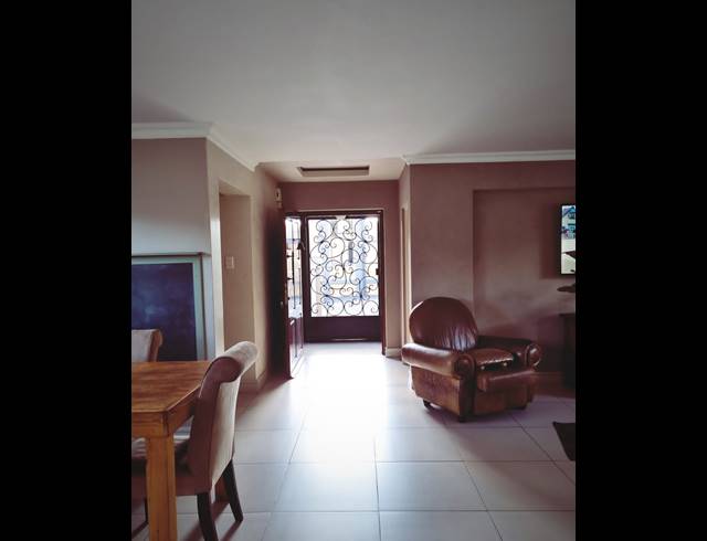 3 BEDROOM TOWNHOUSE SOLD IN VANDERBIJLPARK SW 5